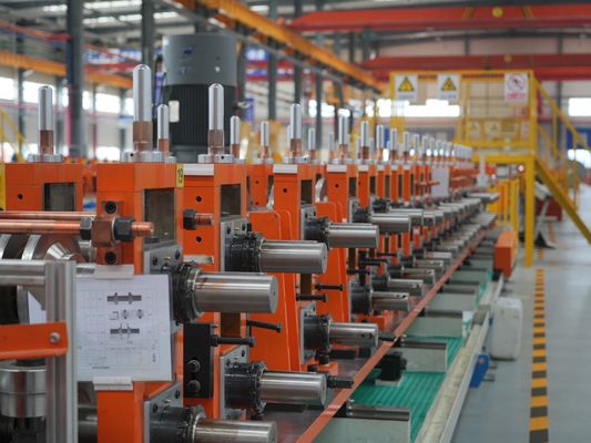 comprare Macchine di stampaggio automatiche di lamiere di acciaio con impiattatore online manufacture