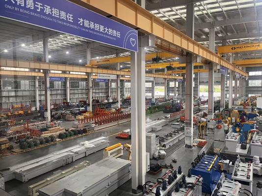 Il settore dell'energia solare è dotato di un ex rotolo a freddo con funzionamento automatizzato e perfetta compatibilità con i componenti fotovoltaici