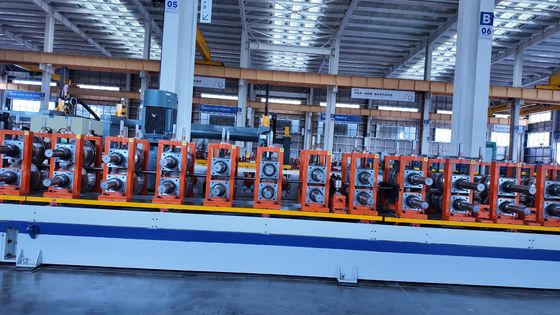 Linea di produzione automatica di profili con PLC